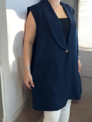 Το γιλέκο που κολακεύει τις καμπύλες