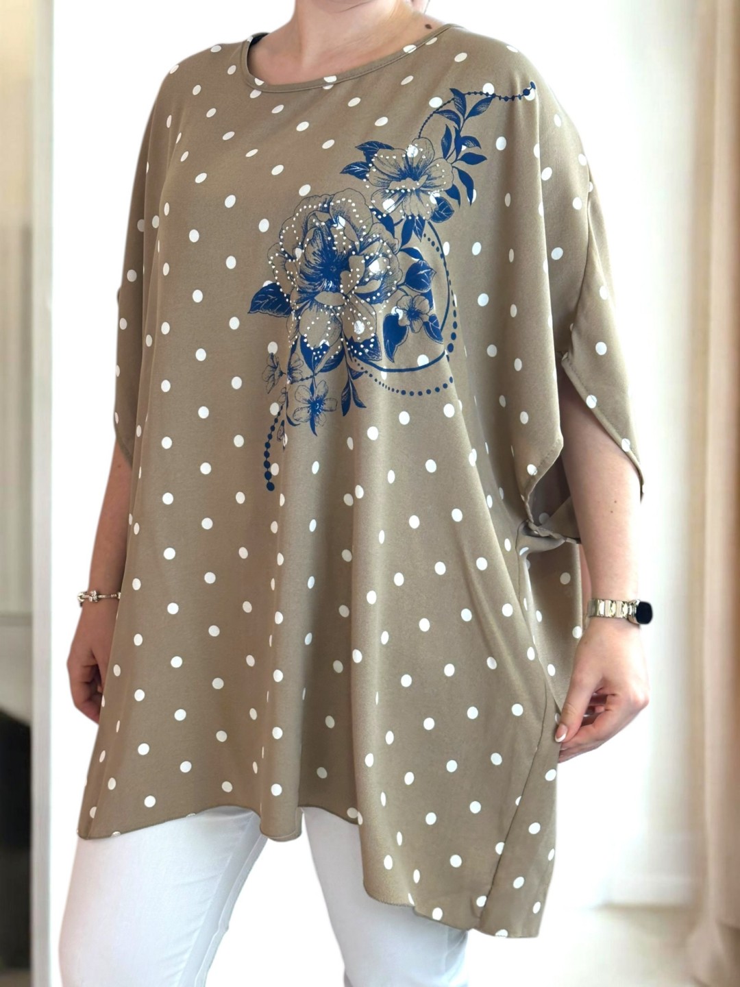 Must-have polka dot μπλούζα με floral detail