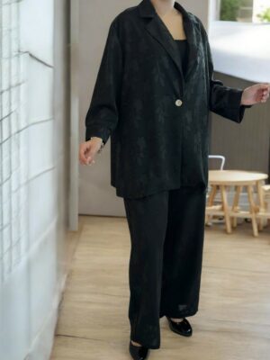 Το ανοιξιάτικο κοστούμι με υφή που ξεχωρίζει