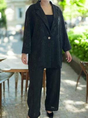 Το ανοιξιάτικο κοστούμι με υφή που ξεχωρίζει