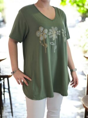 Fashion μπλούζα με V και τρισδιάστατα λουλούδια