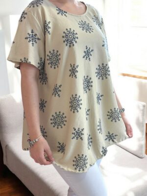 Κομψή μπλούζα Α γραμμής με σχέδιο