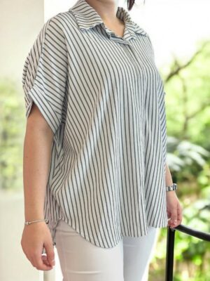 Το ριγέ πουκάμισο με ασυμμετρία που ξεχωρίζει