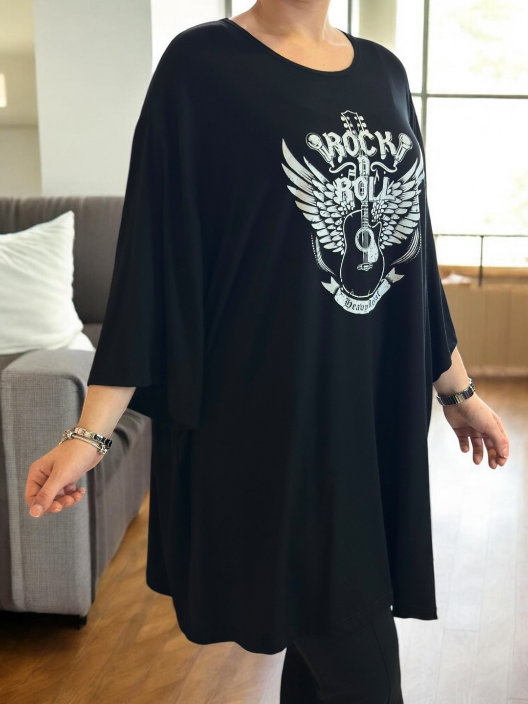 Άνετο μπλουζοφόρεμα με rock στάμπα
