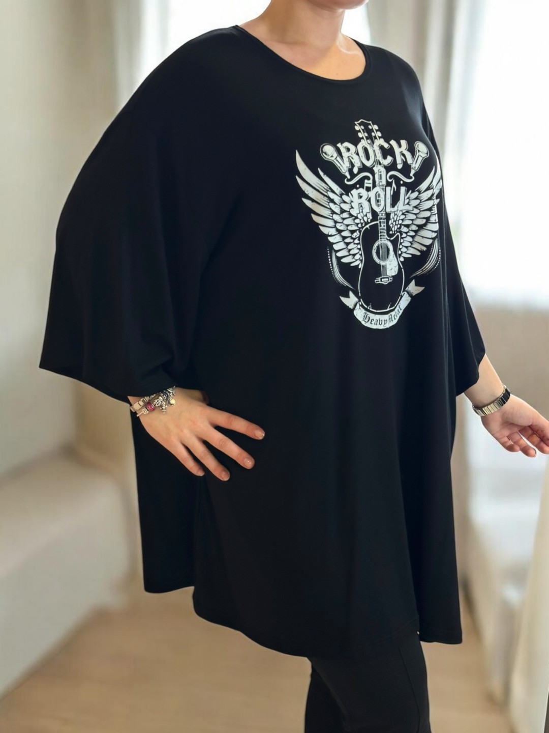 Άνετο μπλουζοφόρεμα με rock στάμπα