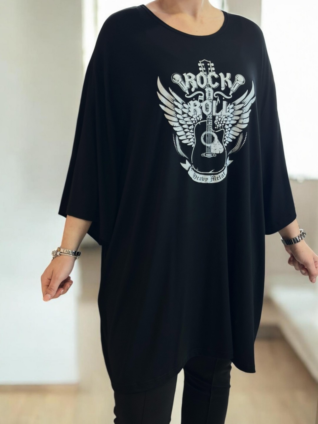 Άνετο μπλουζοφόρεμα με rock στάμπα