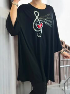 Το μπλουζοφόρεμα με το μουσικό στοιχείο που ξεχωρίζει