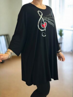 Το μπλουζοφόρεμα με το μουσικό στοιχείο που ξεχωρίζει