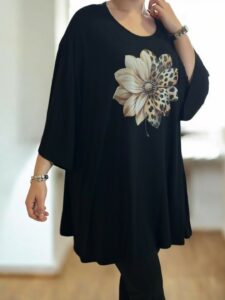 Μαύρο μπλουζοφόρεμα με wild floral vibe