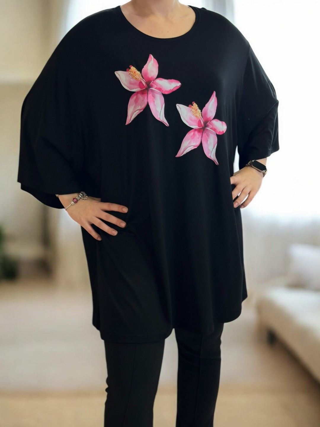 Μαύρο μπλουζοφόρεμα με ροζ λουλούδια
