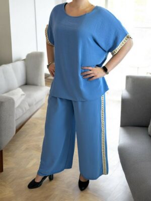 Γυναικείο σετ με πλαϊνή λεπτομέρεια