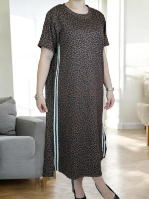 Φόρεμα με animal print και sporty λεπτομέρεια