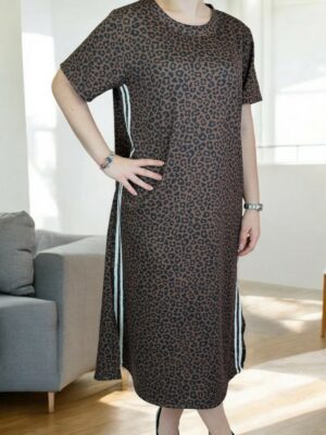 Φόρεμα με animal print και sporty λεπτομέρεια