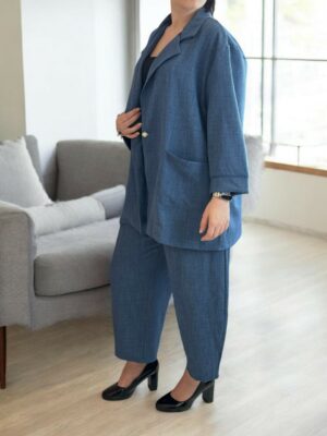 Κομψό σετ με σαλβάρι και μοντέρνα γραμμή