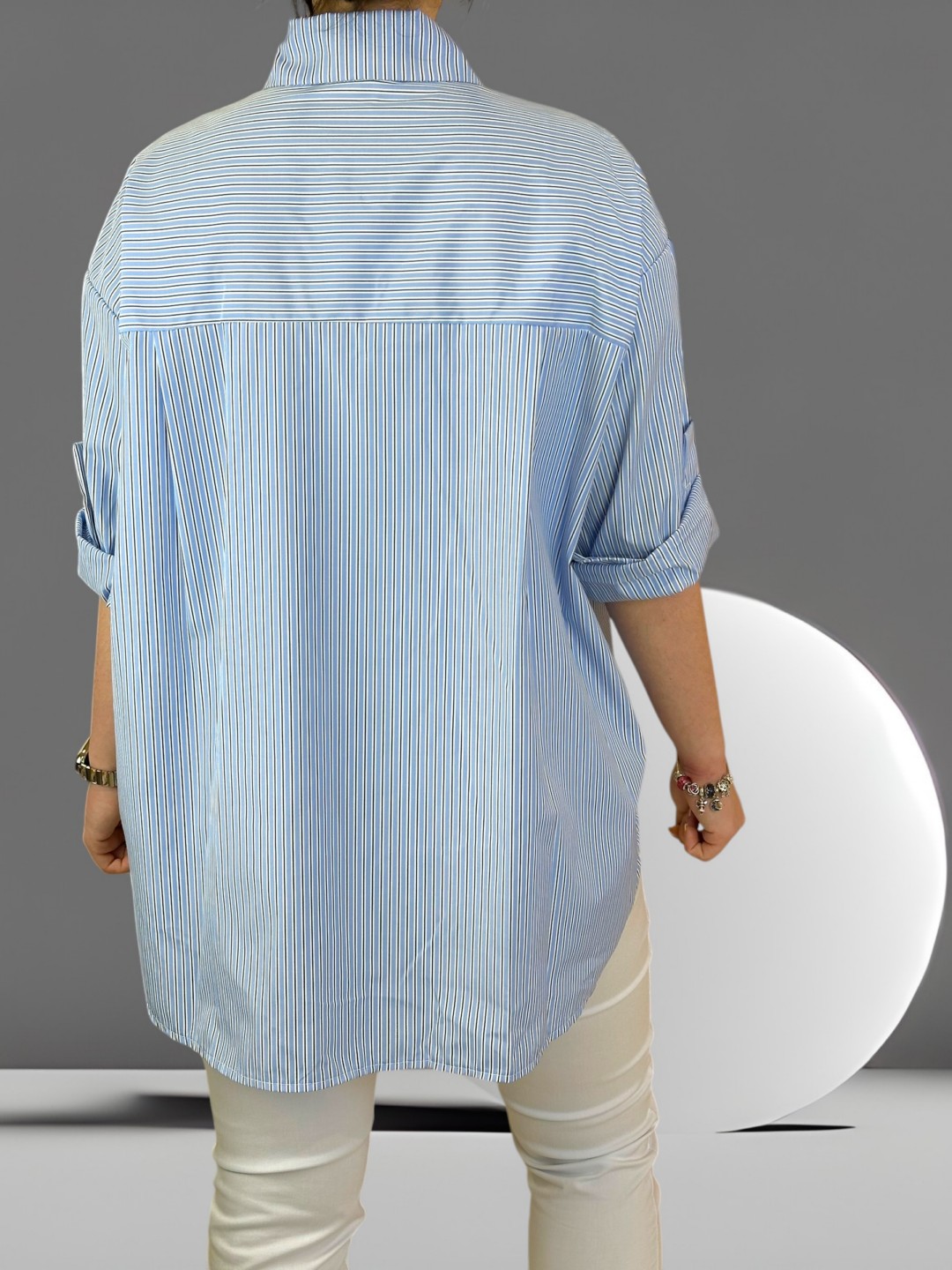 Το ριγέ πουκάμισο που δεν φεύγει ποτέ από τη μόδα