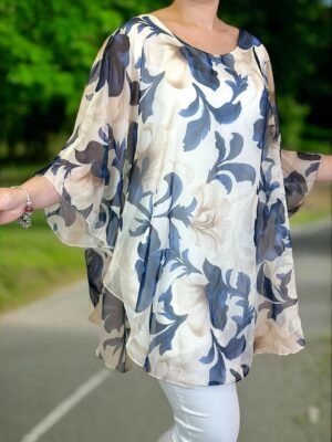 Η μπλούζα μουσελίνα που χαρίζει αέρινη κίνηση