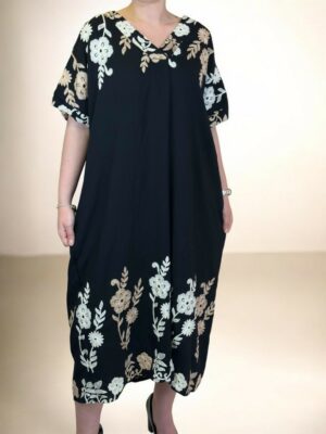 Γυναικείο φόρεμα με κεντητές λεπτομέρειες