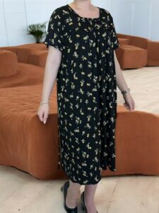 Φόρεμα με δέσιμο που αγκαλιάζει το σώμα