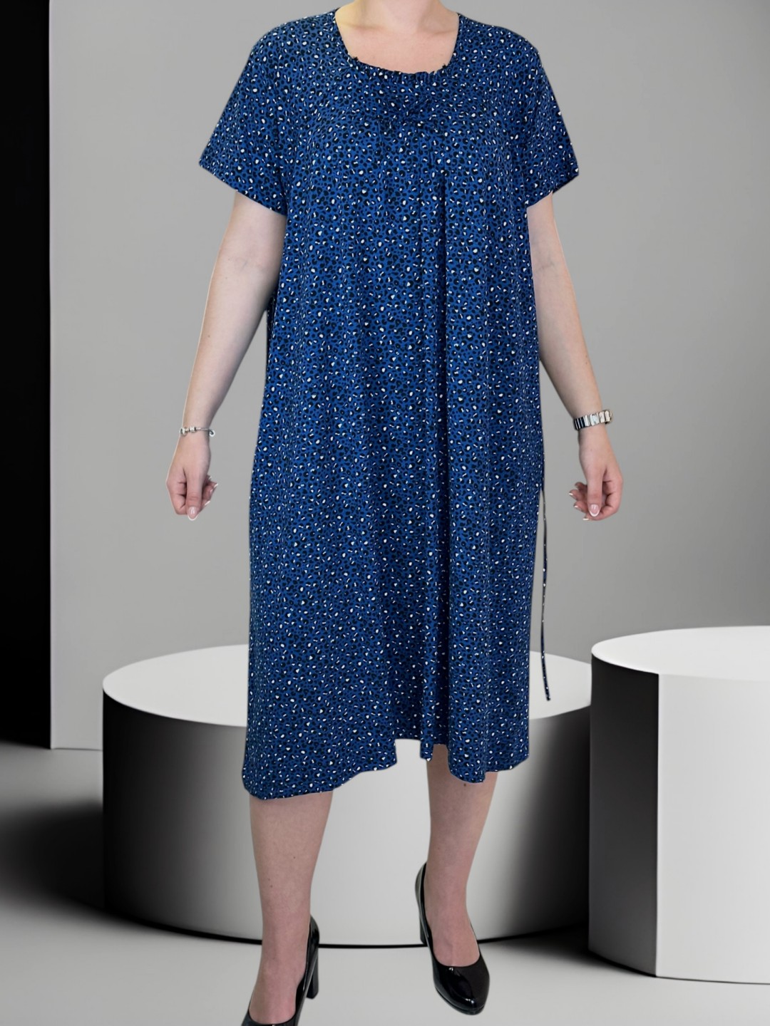 Φόρεμα με δέσιμο που αγκαλιάζει το σώμα