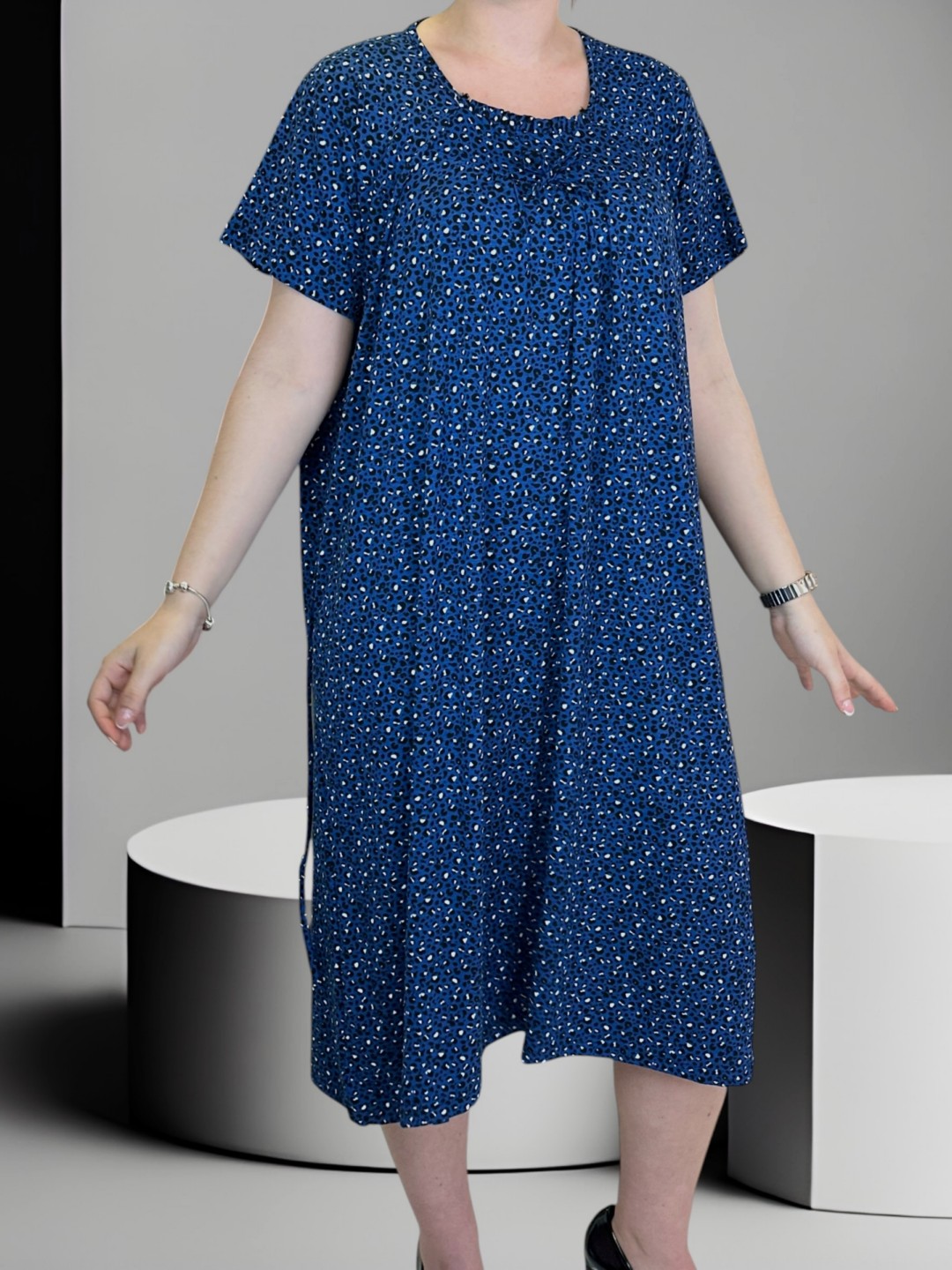 Φόρεμα με δέσιμο που αγκαλιάζει το σώμα