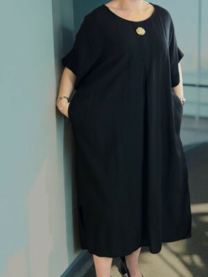 Chic black φόρεμα με button detail