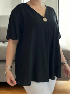 Κομψή κοντομάνικη μπλούζα με λεπτομέρεια κουμπιού