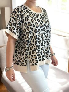 Elegant leopard μπλούζα με refined side cuts