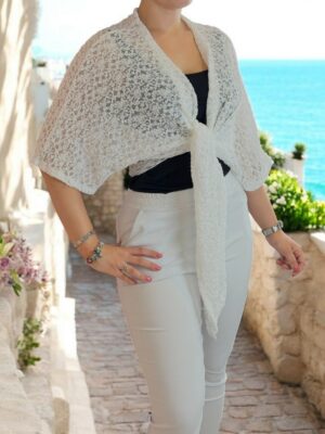 Το δαντελένιο μπολερό που ολοκληρώνει κάθε look