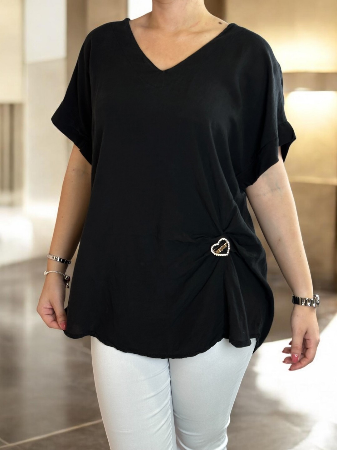 Fashion τοπ με πλαϊνή καρφίτσα