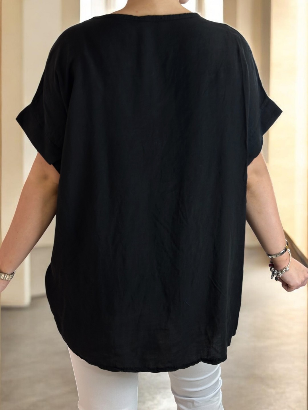 Fashion τοπ με πλαϊνή καρφίτσα