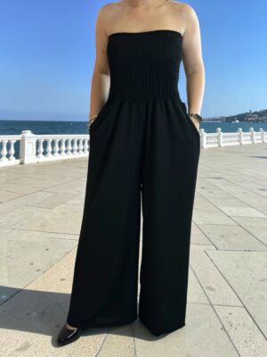 Η ολόσωμη φόρμα που αγκαλιάζει τέλεια το σώμα