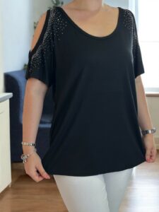 Μπλούζα με ανοιχτούς ώμους και εντυπωσιακό σχέδιο
