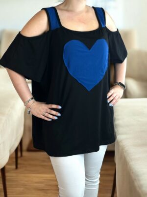 Θηλυκή μπλούζα με έξω ώμους και heart print
