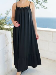 Μάξι φόρεμα με διακοσμητικό αξεσουάρ