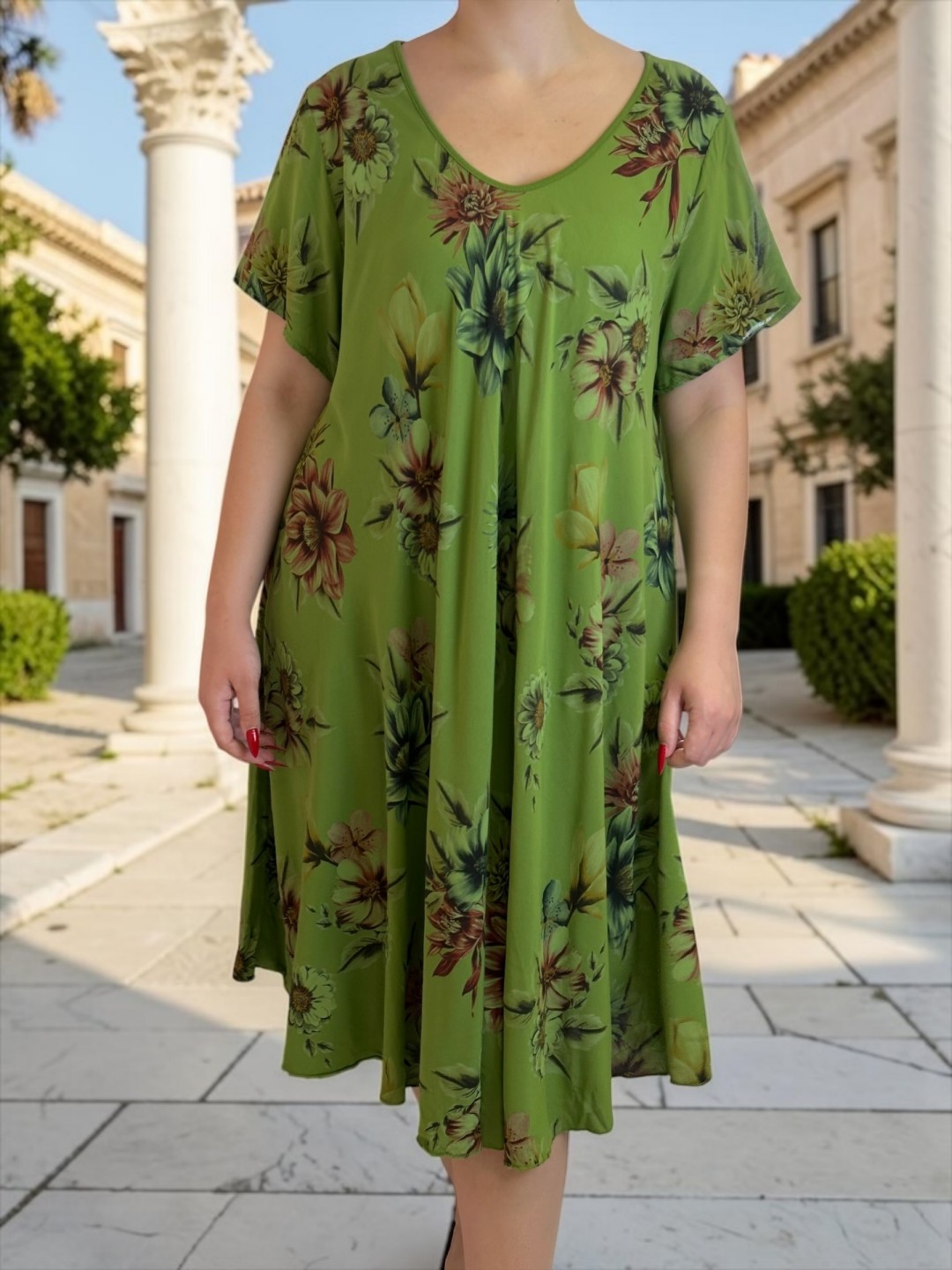 Ανάλαφρο φόρεμα με κοντό μανίκι