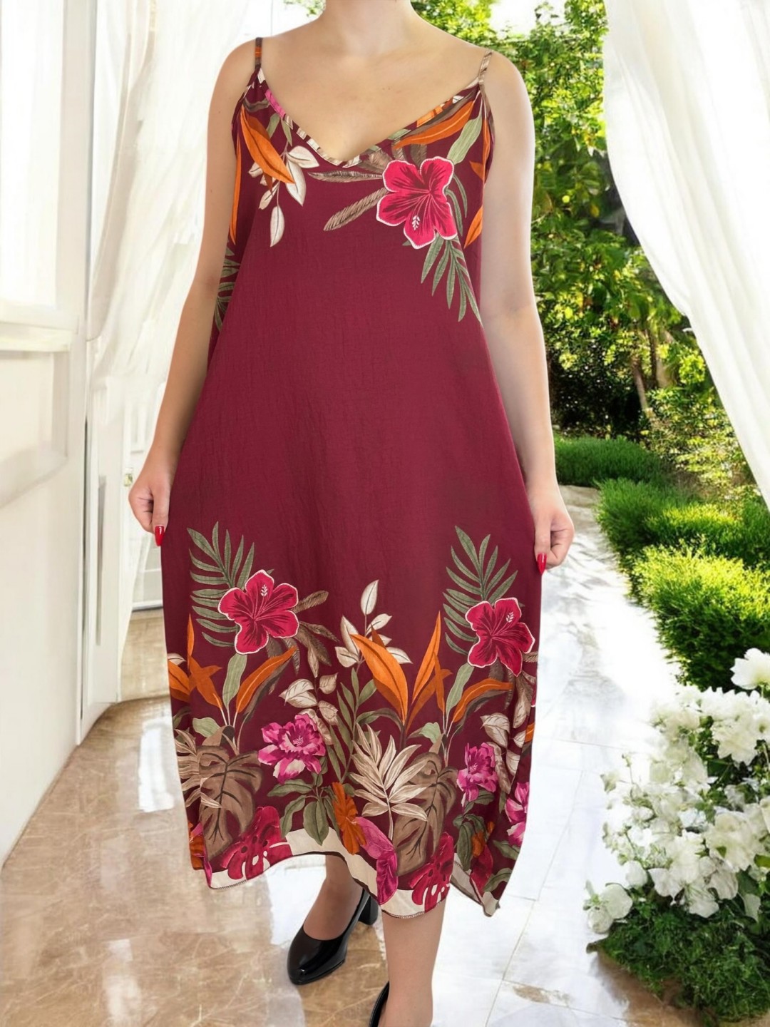 Κομψό τιραντέ φόρεμα με εντυπωσιακό floral print
