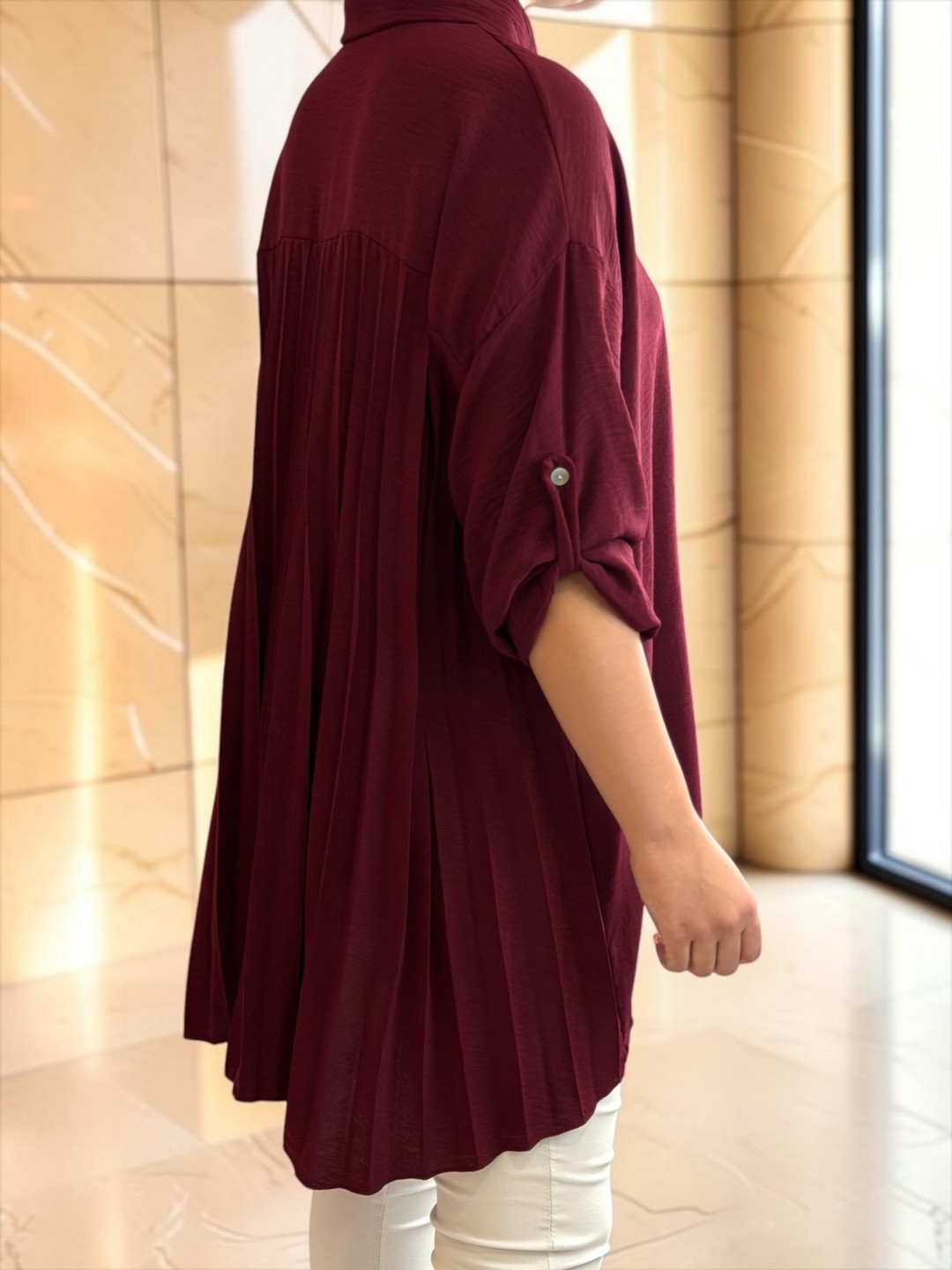 Fashion πουκάμισο με δυναμική πλισέ πλάτη
