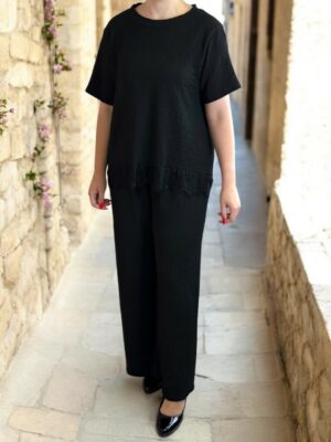 Σετ με διακριτικές δαντελένιες λεπτομέρειες<br/><small class="dmm_sku">Κωδικός προϊόντος: 9615-μαυρο</small>