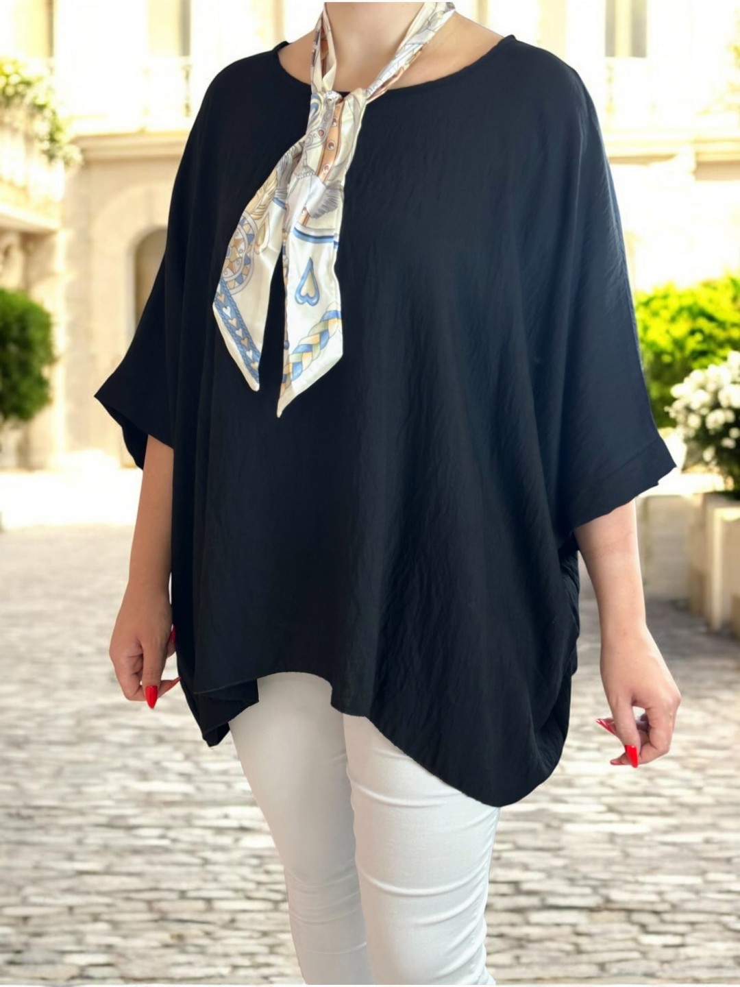 Αέρινη μπλούζα με φουλάρι για elegant εμφανίσεις