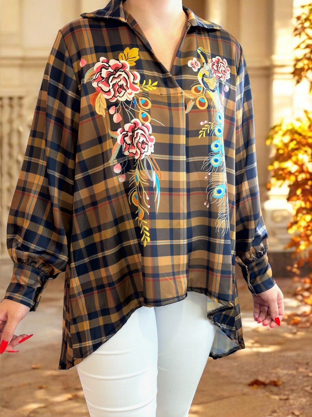 Oversized πουκάμισο με καρό μοτίβο και floral λεπτομέρειες