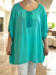 Αέρινη μπλούζα με δαντέλα