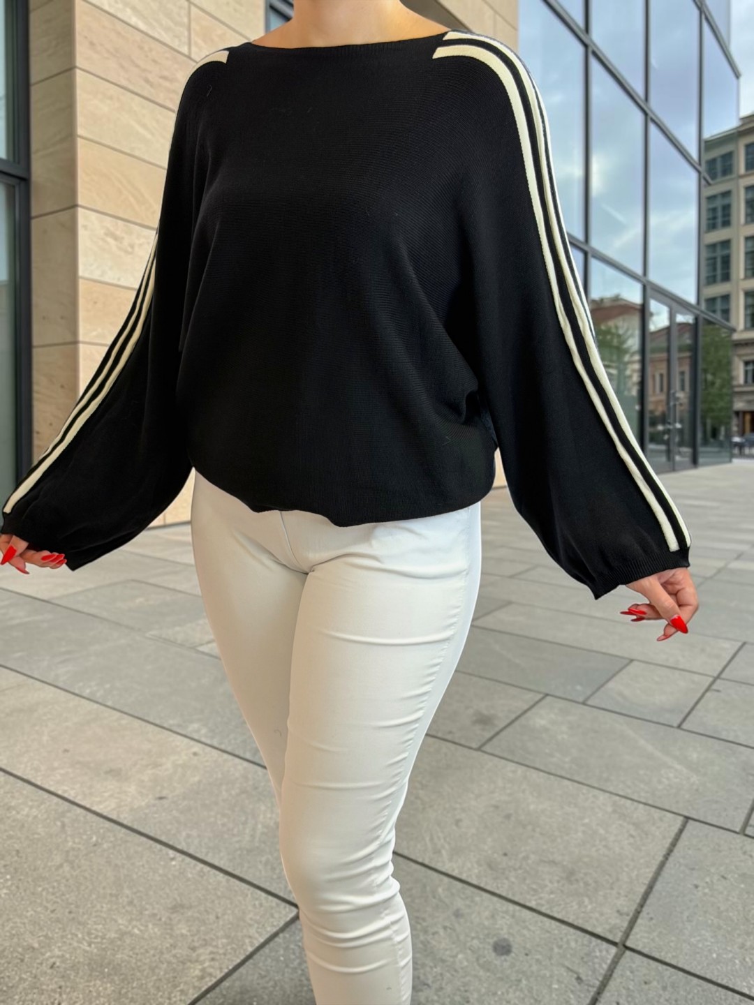 Μπλούζα Casual Chic με Ρίγες στα Μανίκια