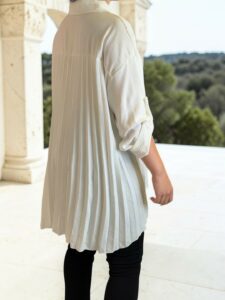 Fashion πουκάμισο με δυναμική πλισέ πλάτη