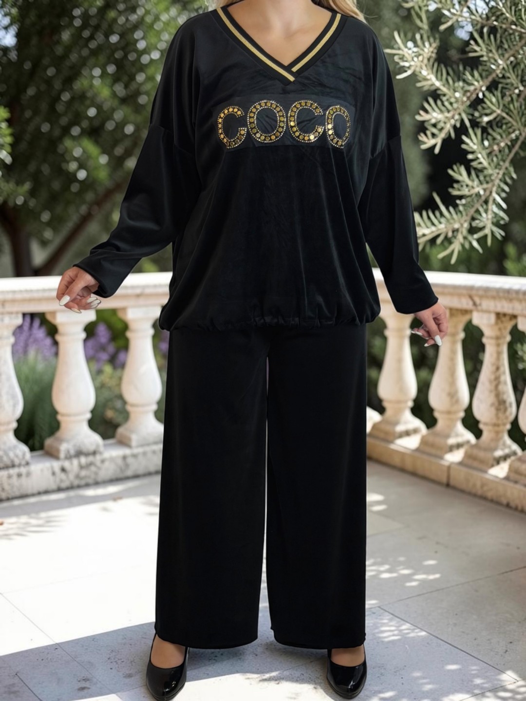 Κομψό Βελουτέ Σετ με COCO & Χρυσές Λεπτομέρειες