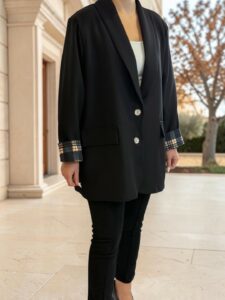 Μακρύ Blazer με Καρό Μανσέτες & Διακοσμητικά Κουμπιά