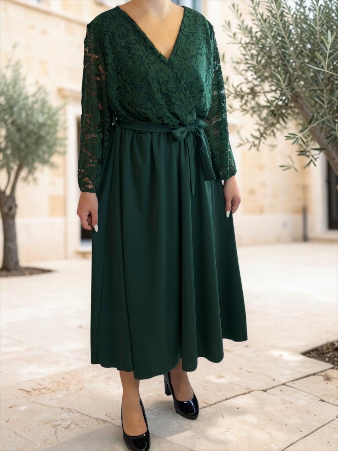 Μακρύ Φόρεμα με Δαντέλα και Δέσιμο στη Μέση